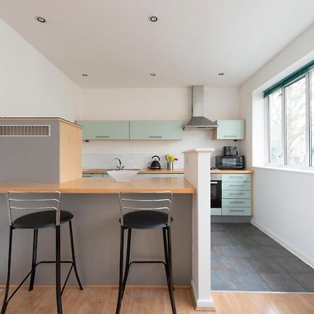 Modern Luxury Apartment By Bow Road Station London Luaran gambar